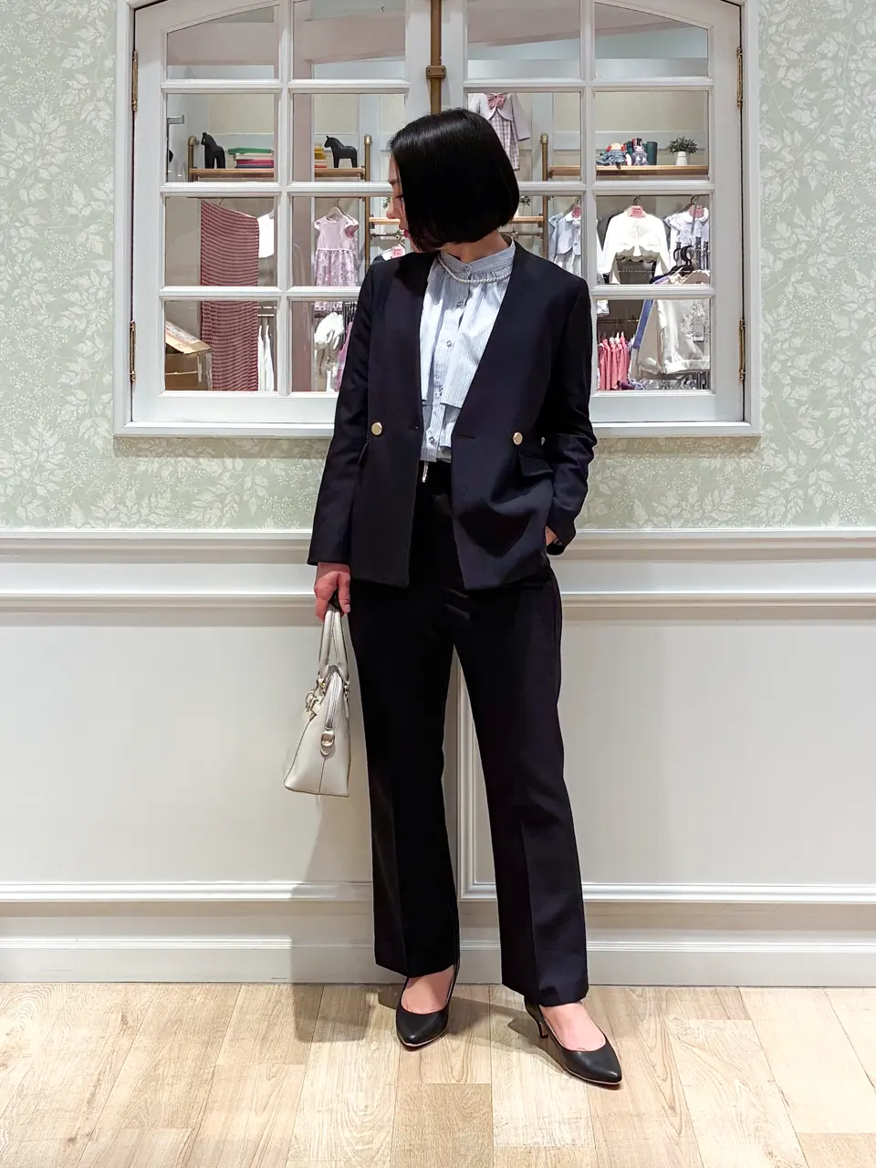  MIKA コーディネート画像