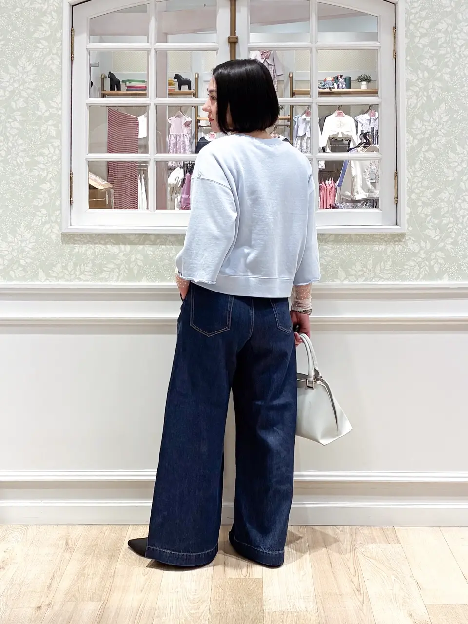 ANY MIKA コーディネート画像