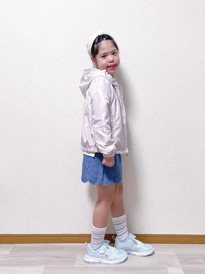 ANY MIKA コーディネート画像