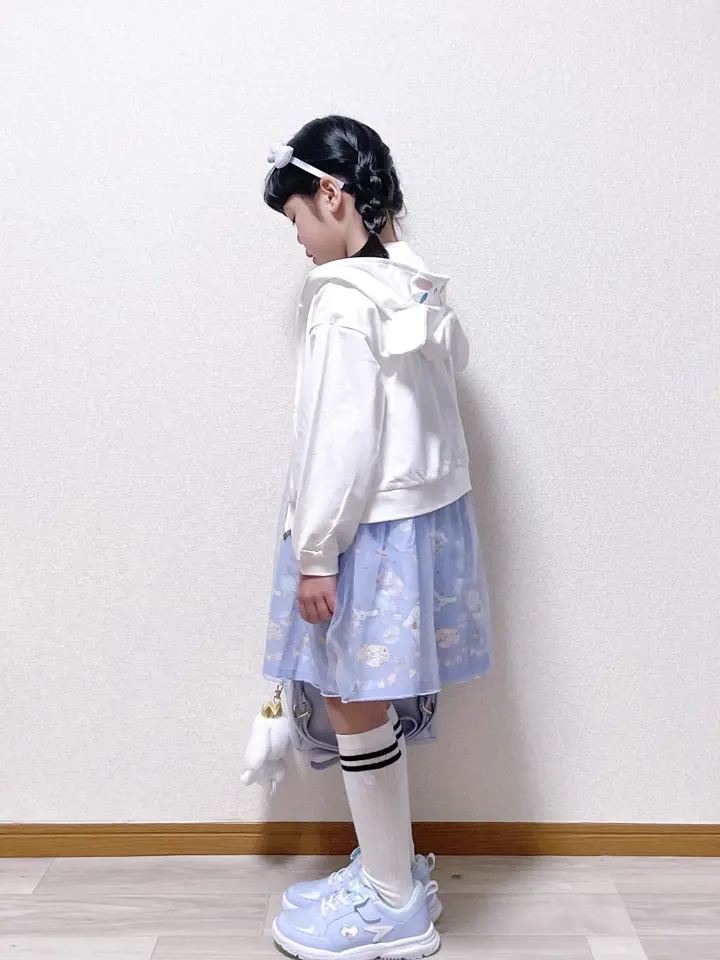 ANY MIKA コーディネート画像