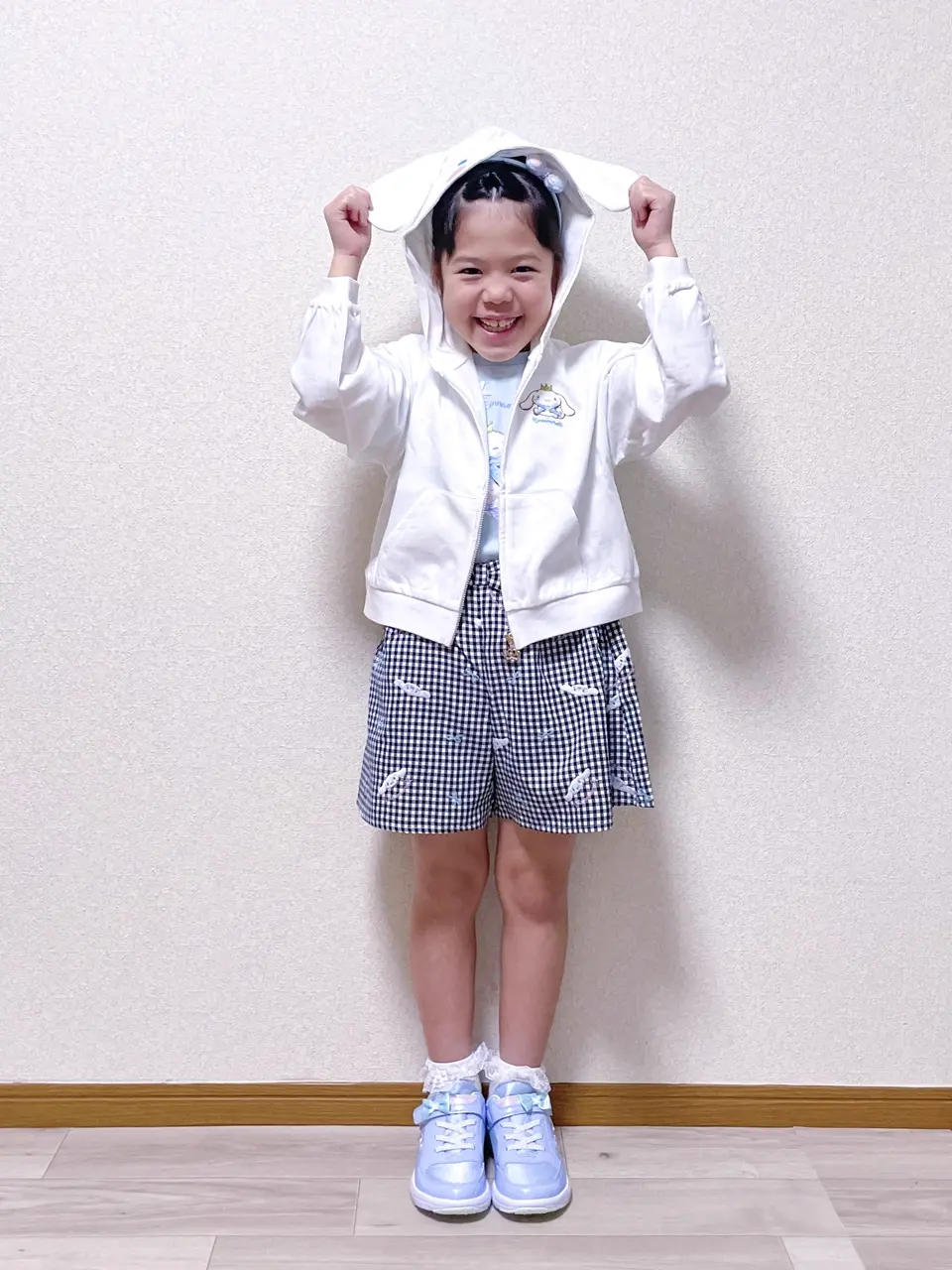 ANY MIKA コーディネート画像