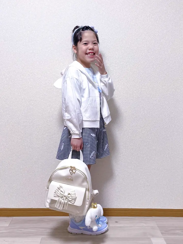 ANY MIKA コーディネート画像