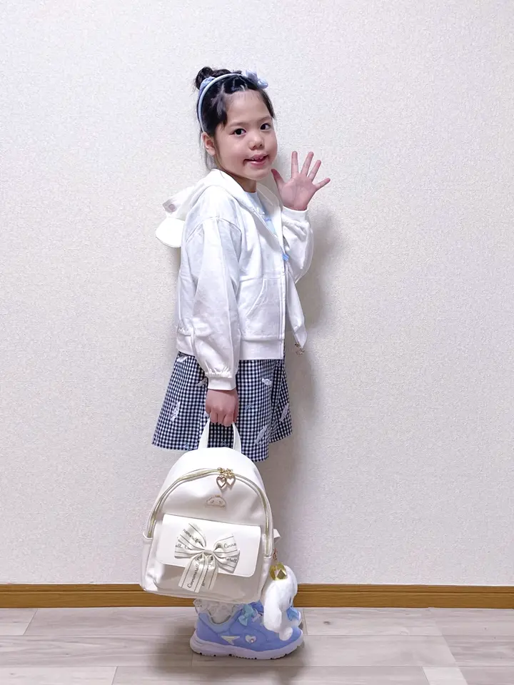 ANY MIKA コーディネート画像