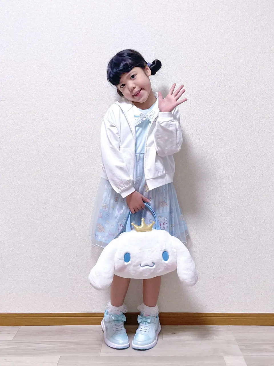 ANY MIKA コーディネート画像