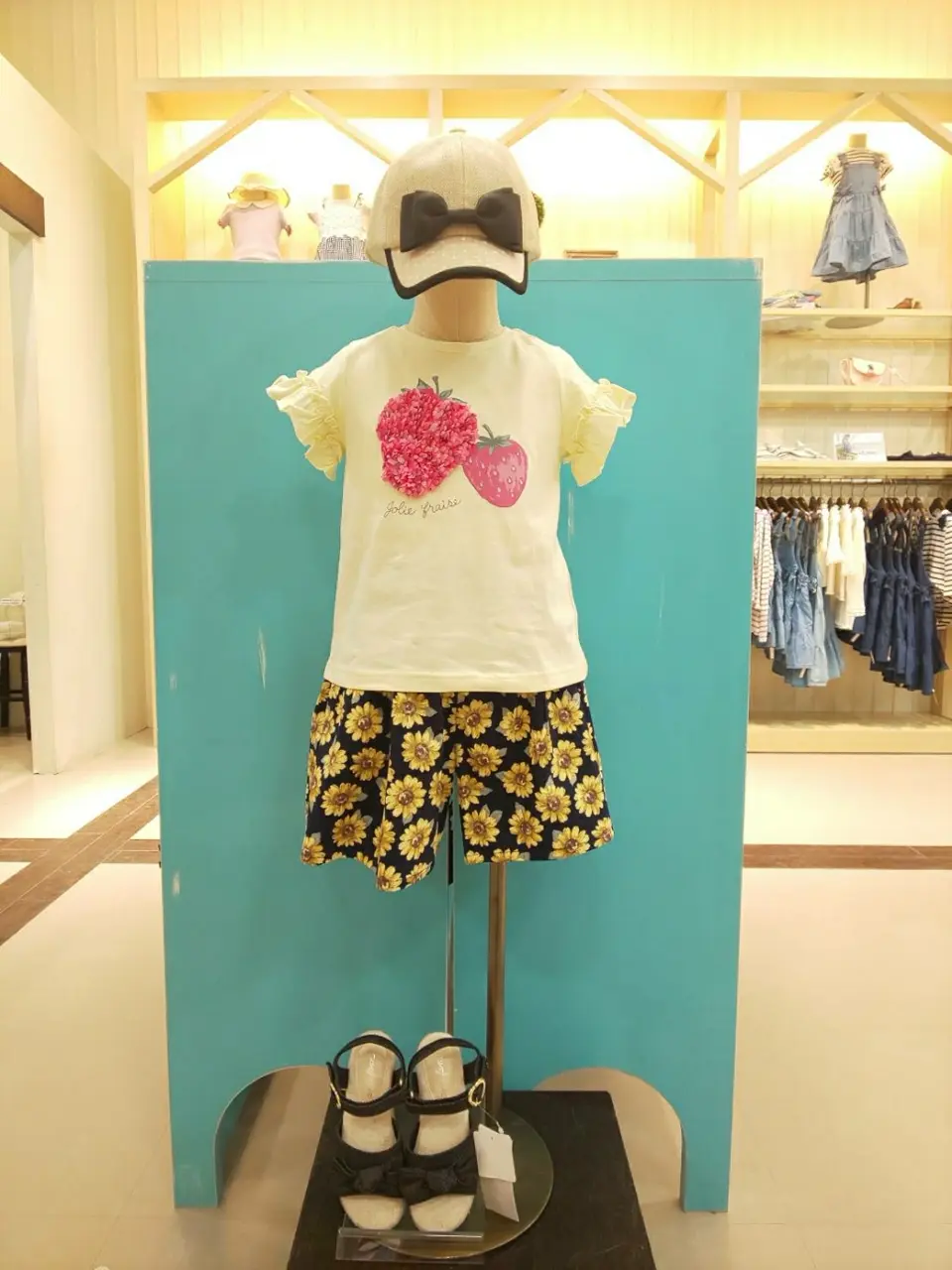 ANY 林 コーディネート画像