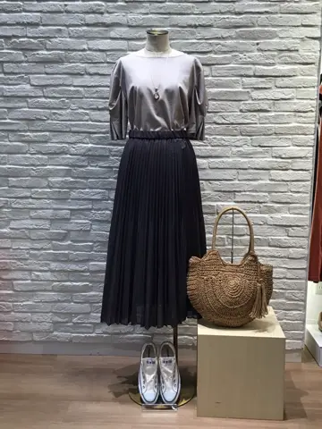 ANY 横溝 コーディネート画像