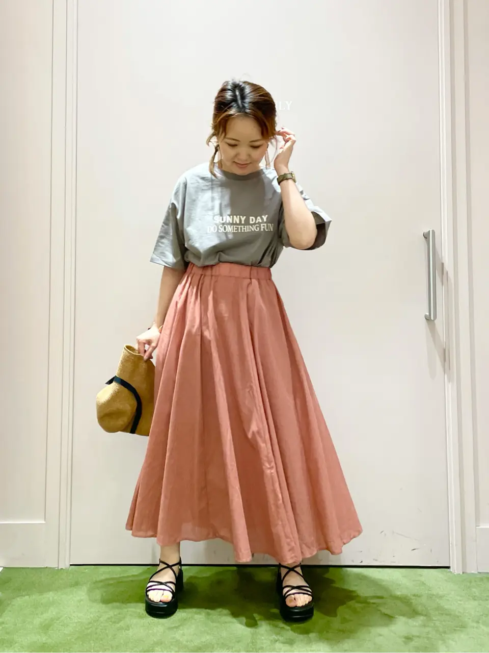 ANY フジコ コーディネート画像