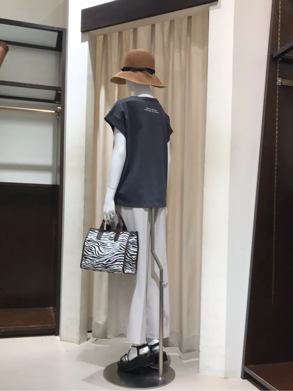 ANY 吉田 コーディネート画像