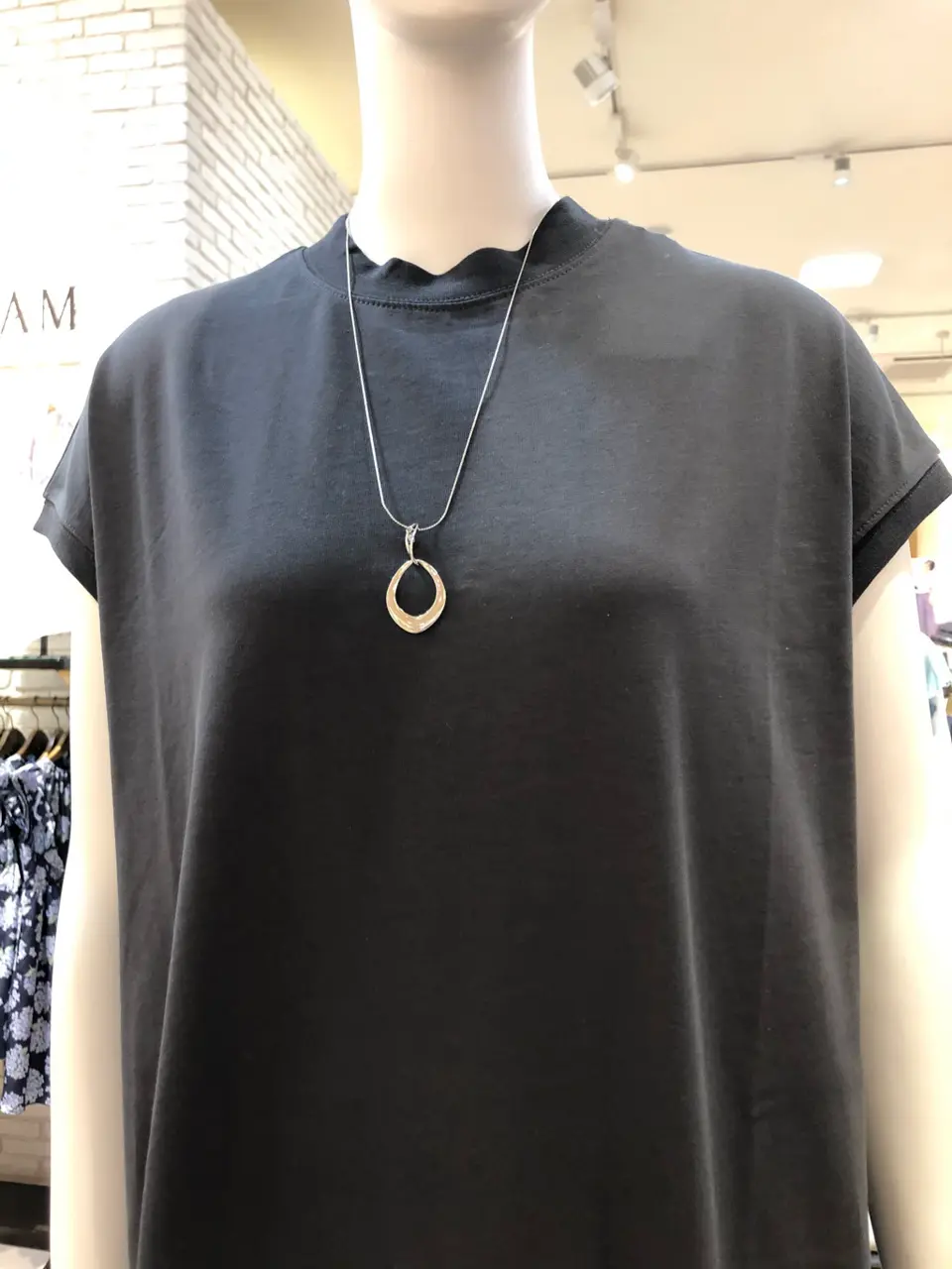 ANY 吉田 コーディネート画像