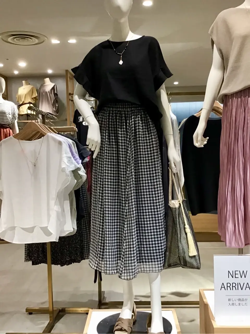 ANY 関 コーディネート画像