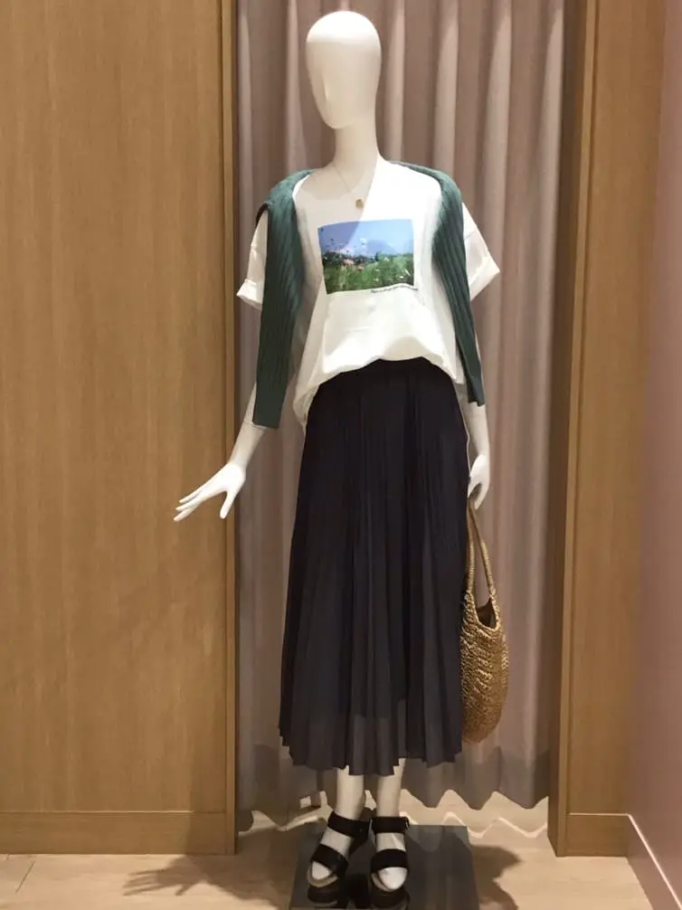  本吉 コーディネート画像