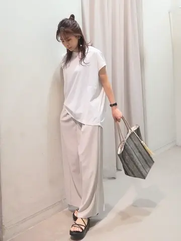 ANY 榎本 コーディネート画像