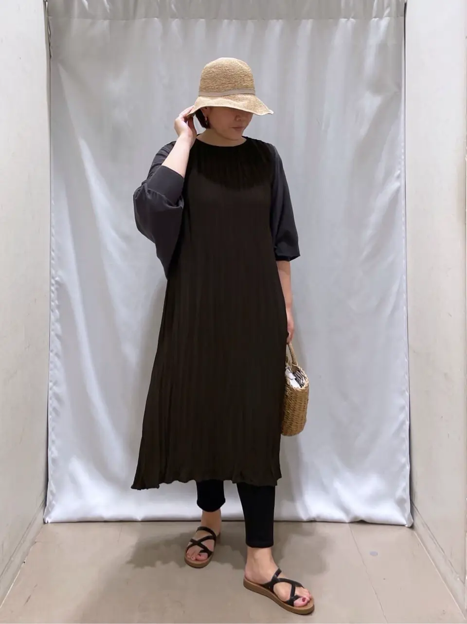 ANY 林 コーディネート画像