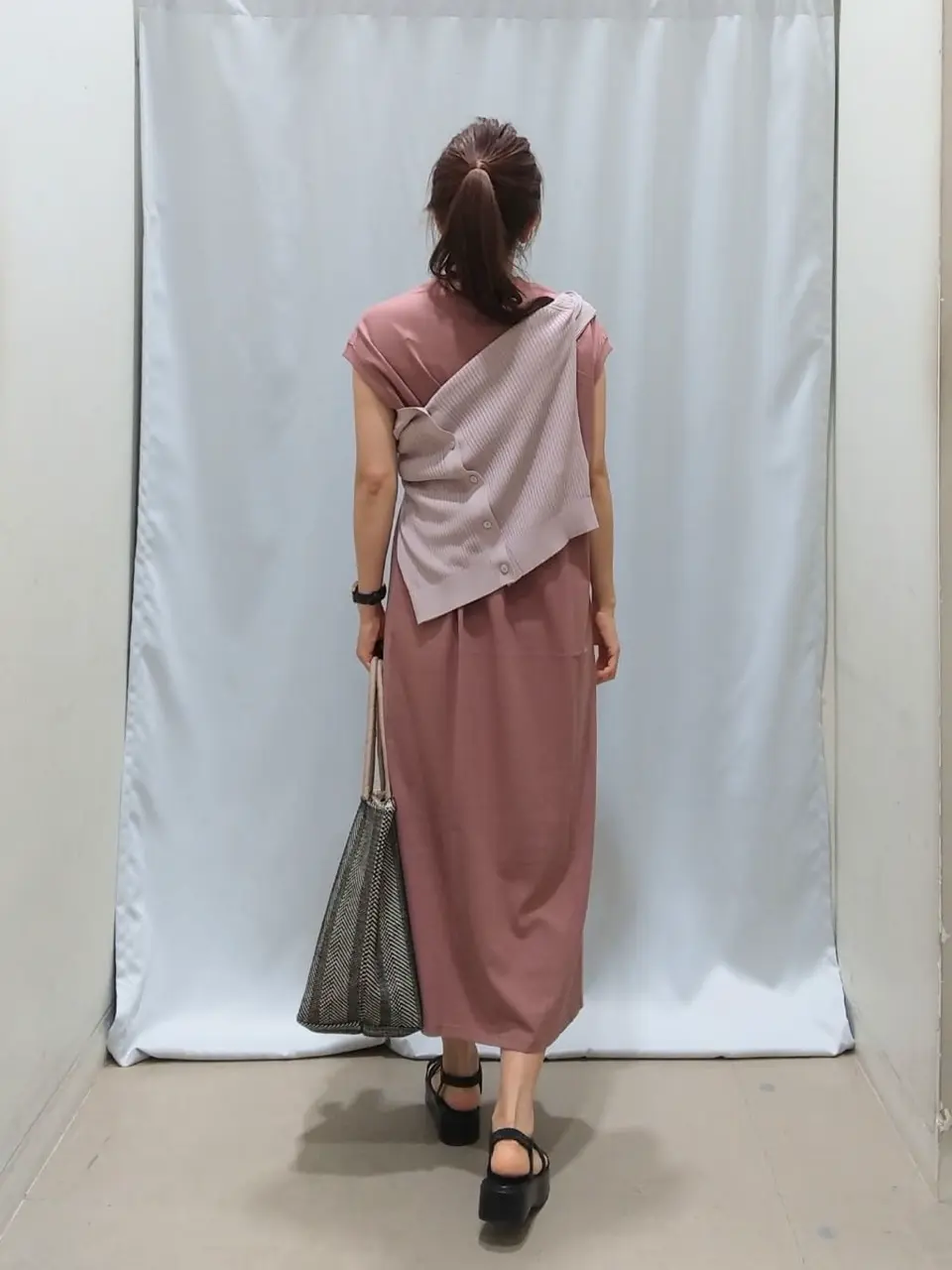 ANY 榎本 コーディネート画像