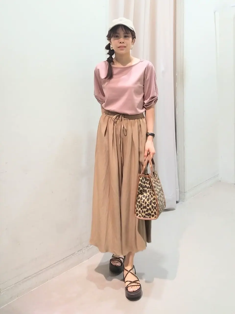 ANY 榎本 コーディネート画像