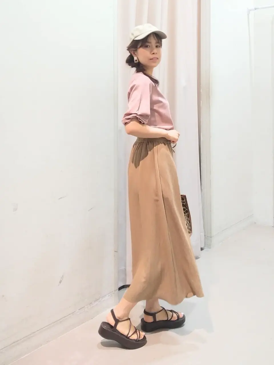 ANY 榎本 コーディネート画像