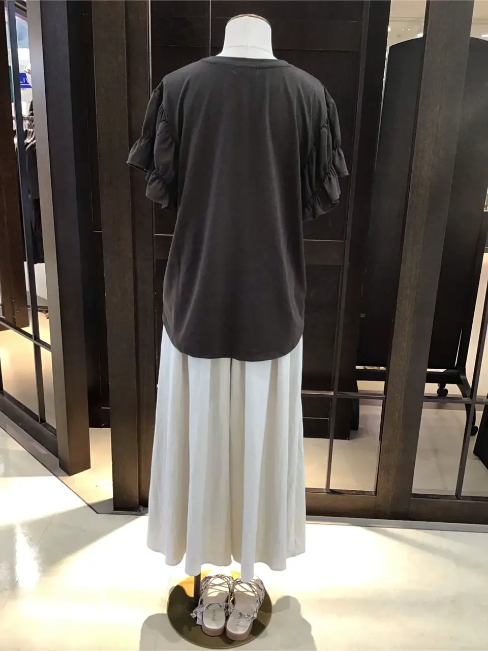 ANY 渡邊 コーディネート画像