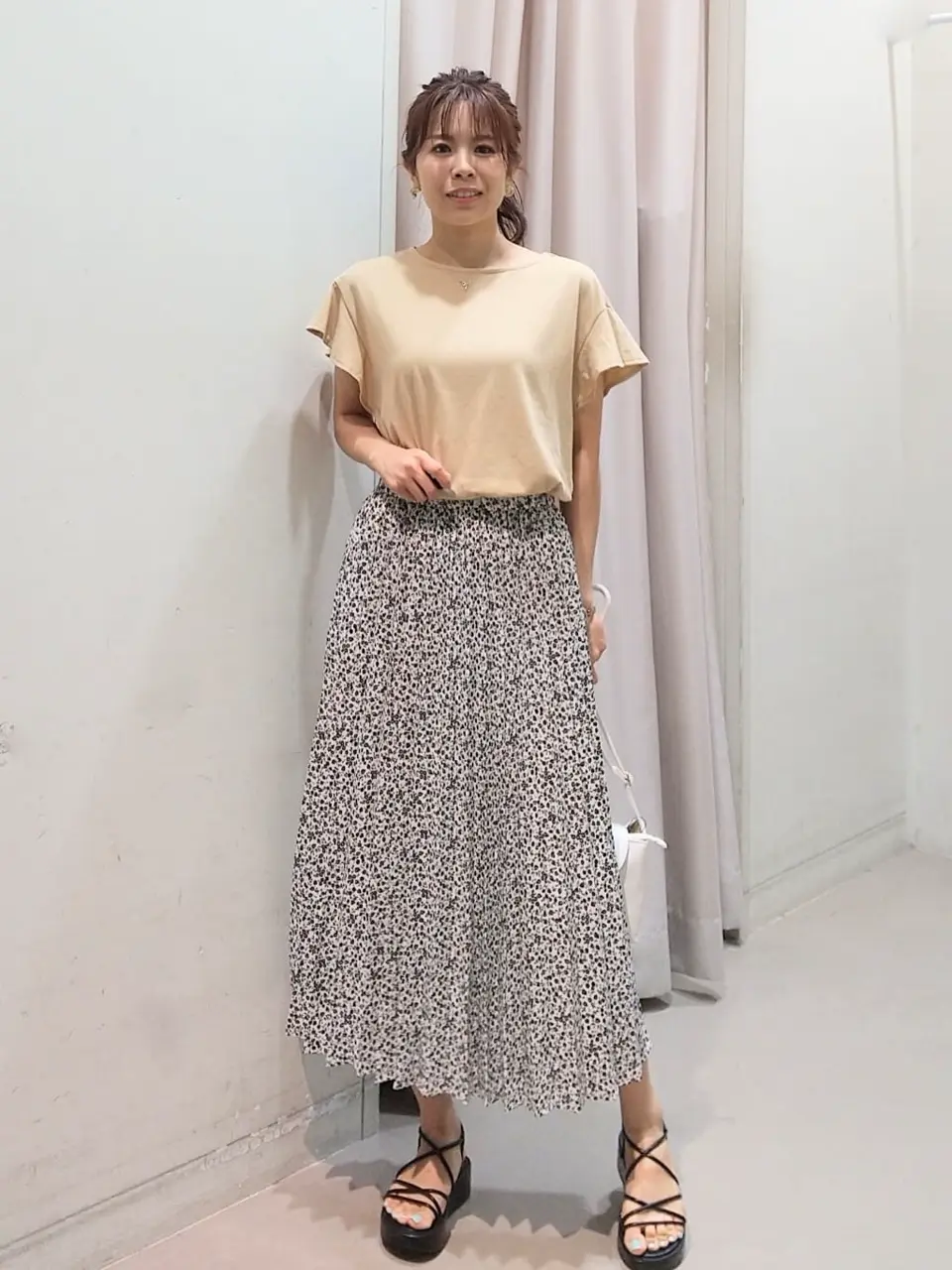 ANY 榎本 コーディネート画像