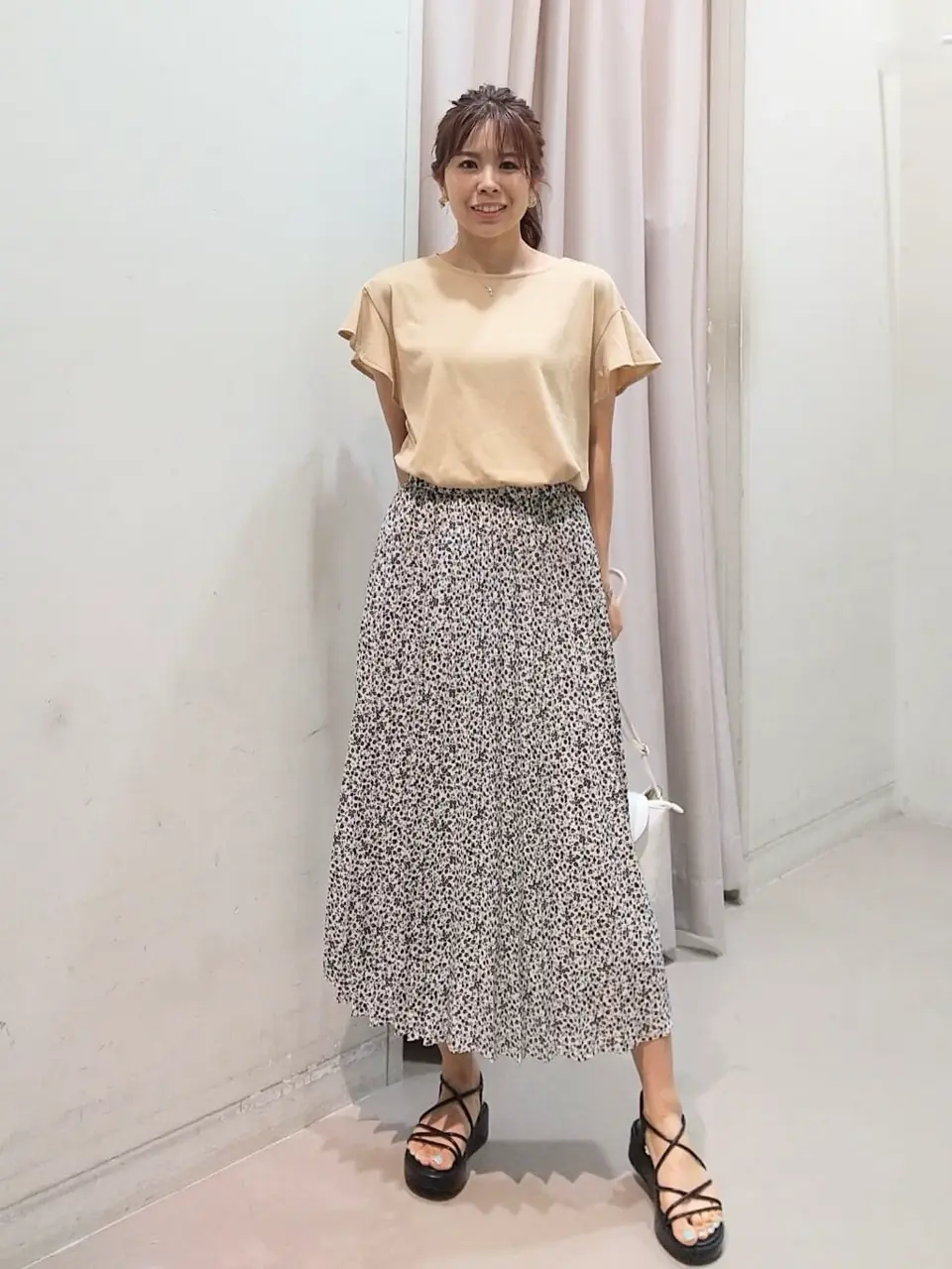 ANY 榎本 コーディネート画像