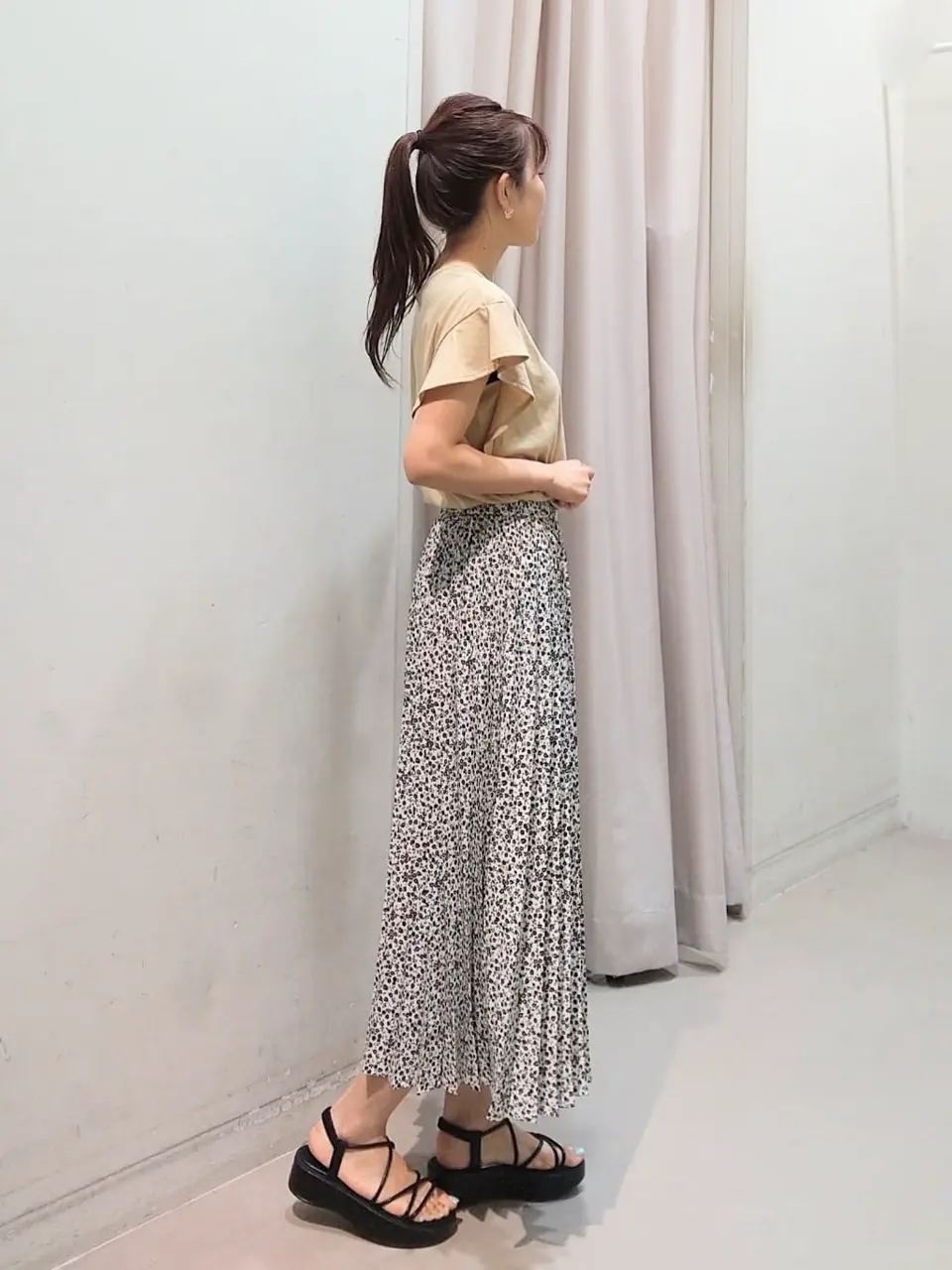 ANY 榎本 コーディネート画像