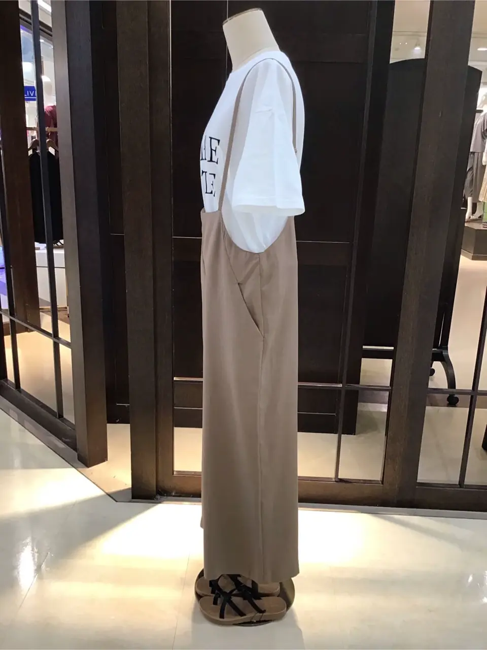 ANY 渡邊 コーディネート画像