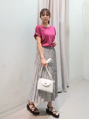 ANY 榎本 コーディネート画像