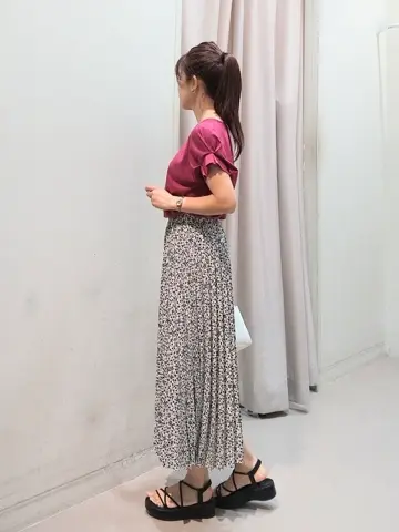 ANY 榎本 コーディネート画像