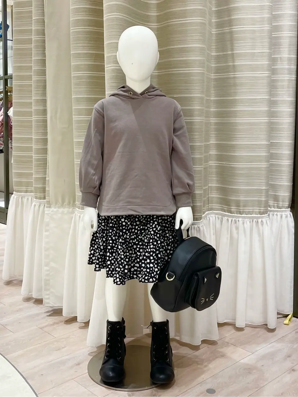 ANY フジコ コーディネート画像