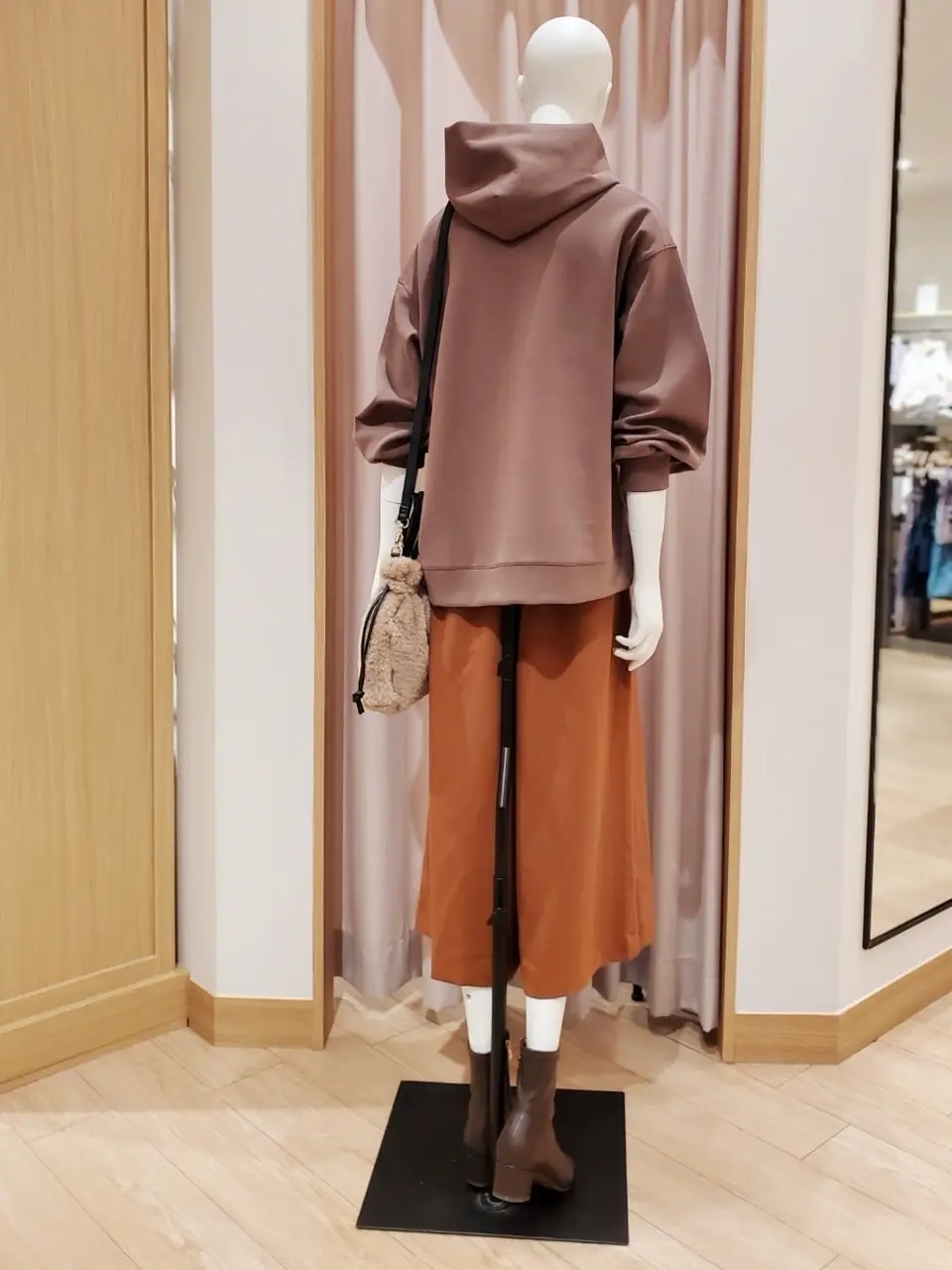 ANY 岩田 コーディネート画像