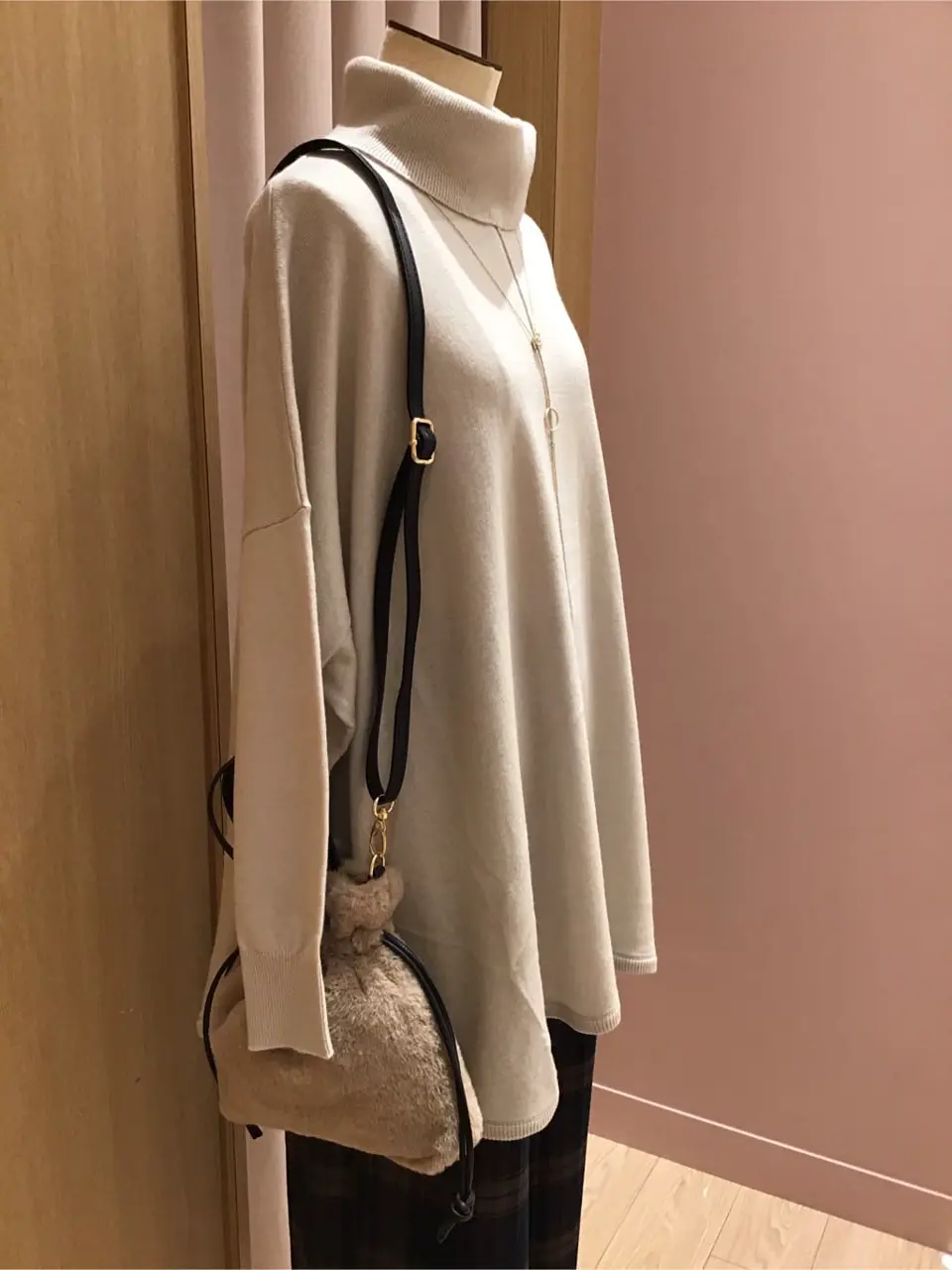 ANY 浅岡 コーディネート画像