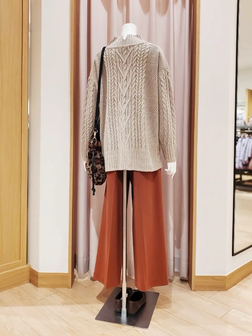 ANY 岩田 コーディネート画像