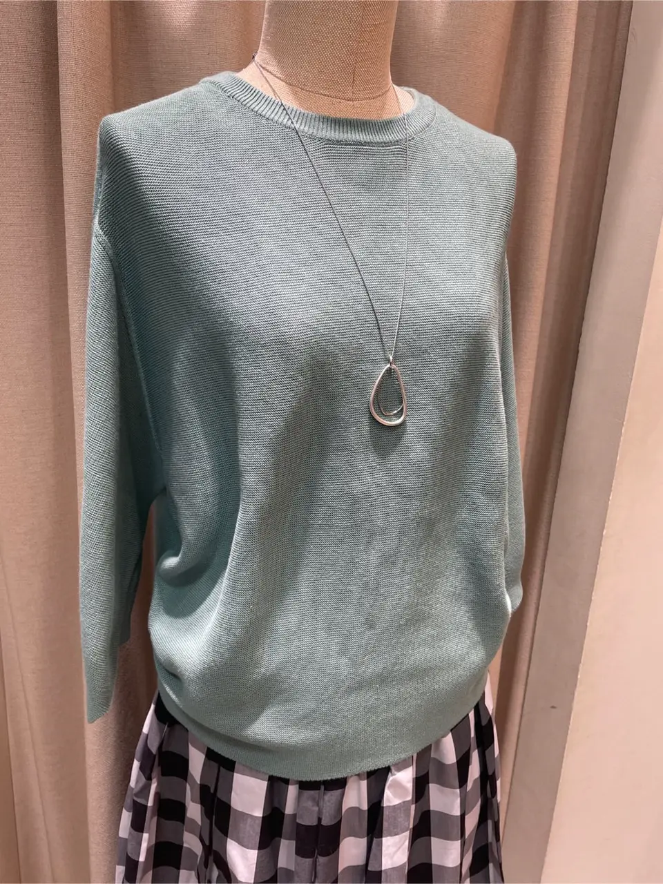 ANY 明吉 コーディネート画像