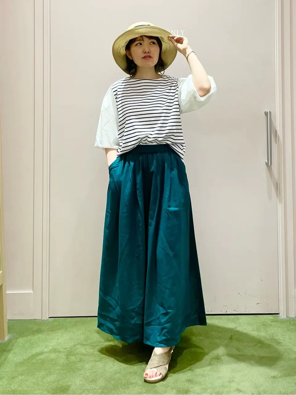 ANY フジコ コーディネート画像