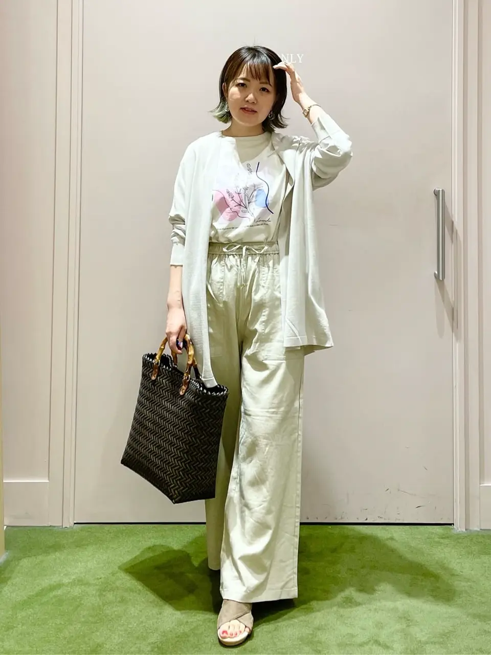 ANY フジコ コーディネート画像