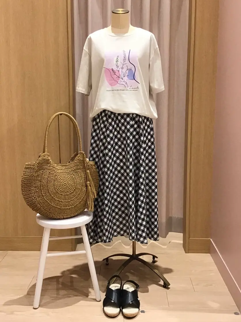 ANY 本吉 コーディネート画像