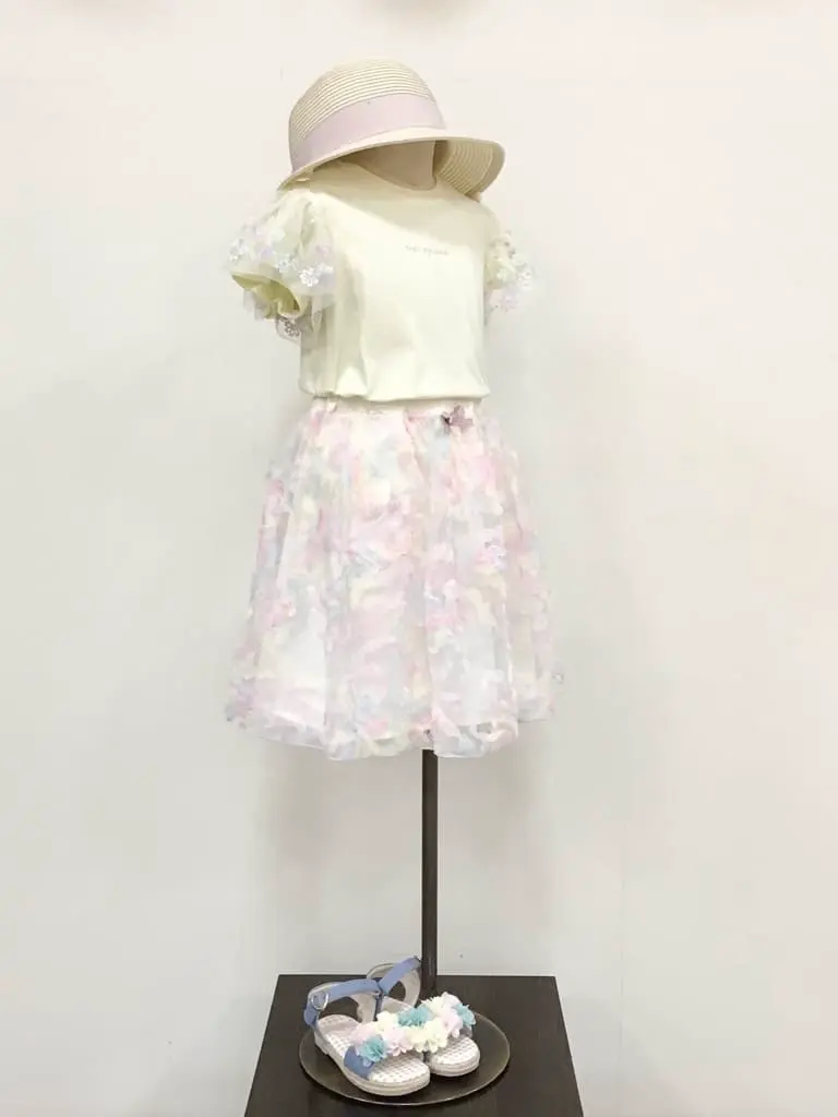 ANY 佐々木 コーディネート画像