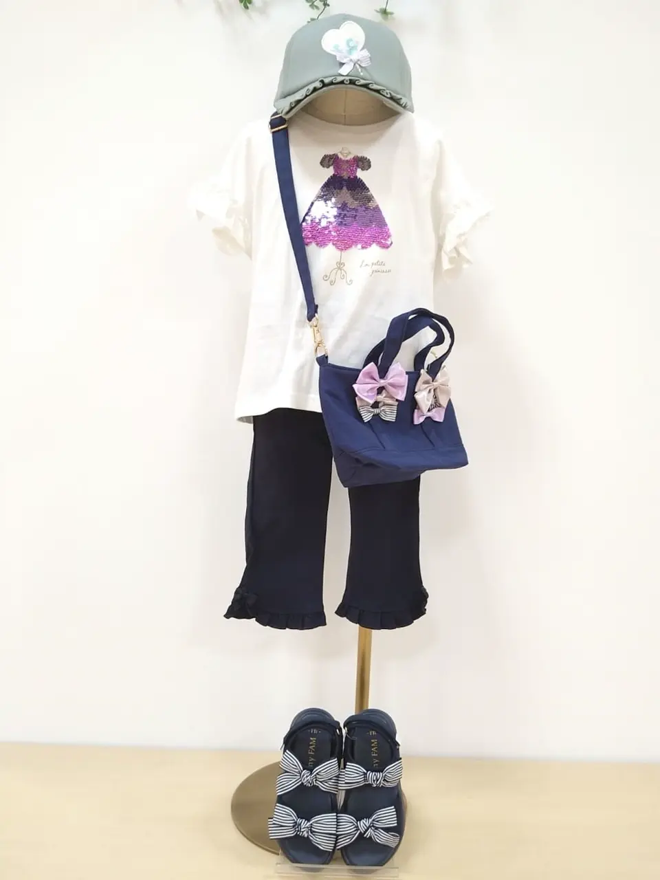 ANY H コーディネート画像