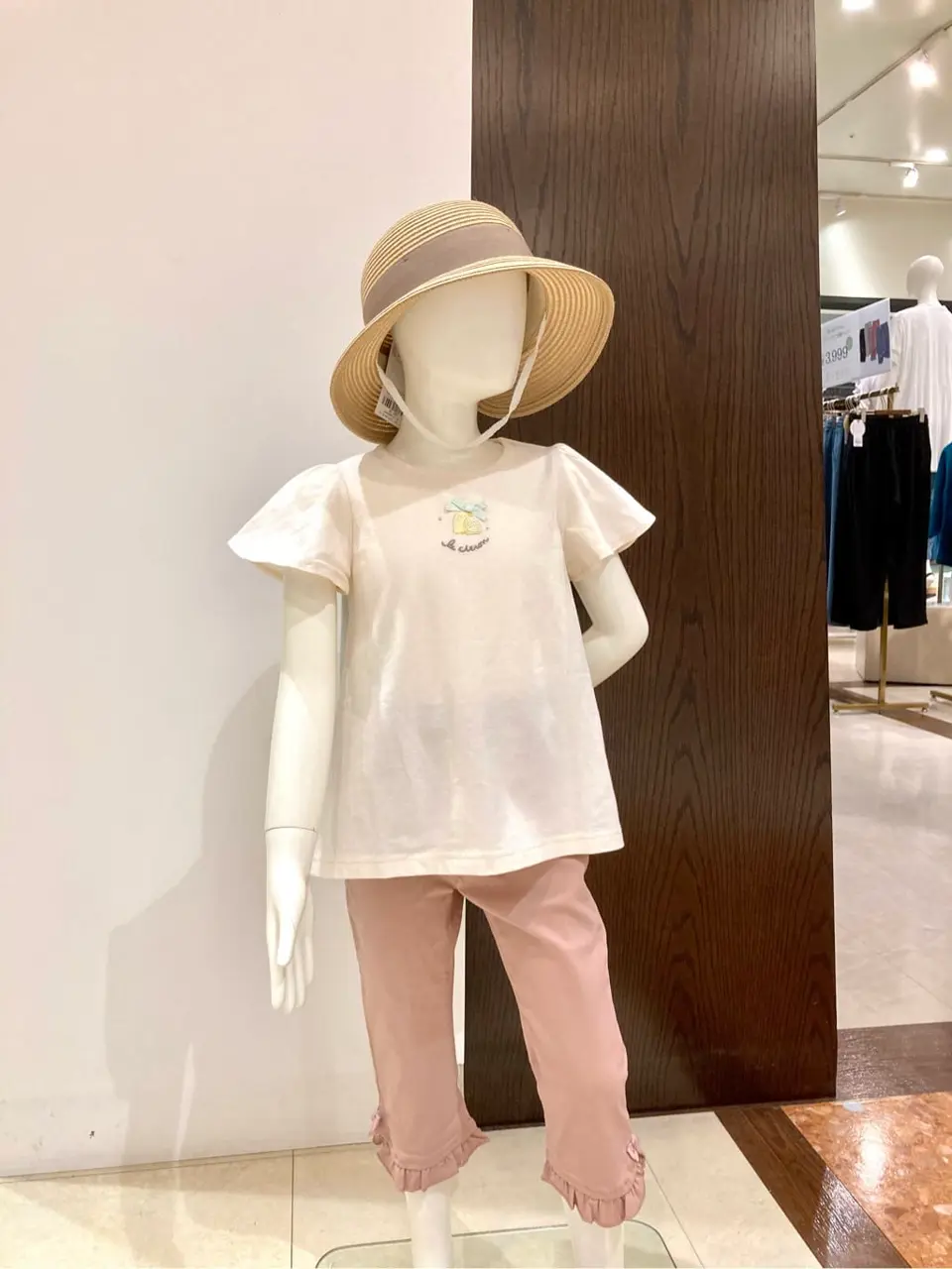 ANY 杉原 コーディネート画像