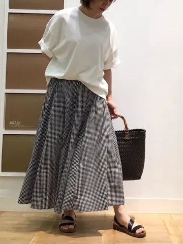 ANY 高橋郁子 コーディネート画像