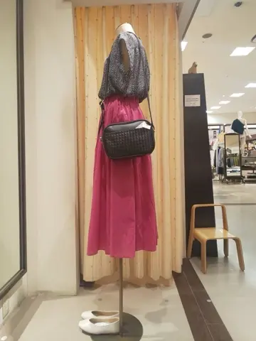 ANY 林 コーディネート画像