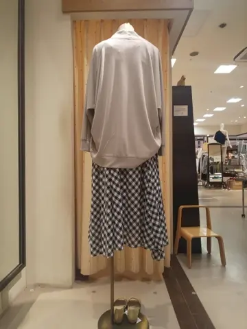 ANY 林 コーディネート画像