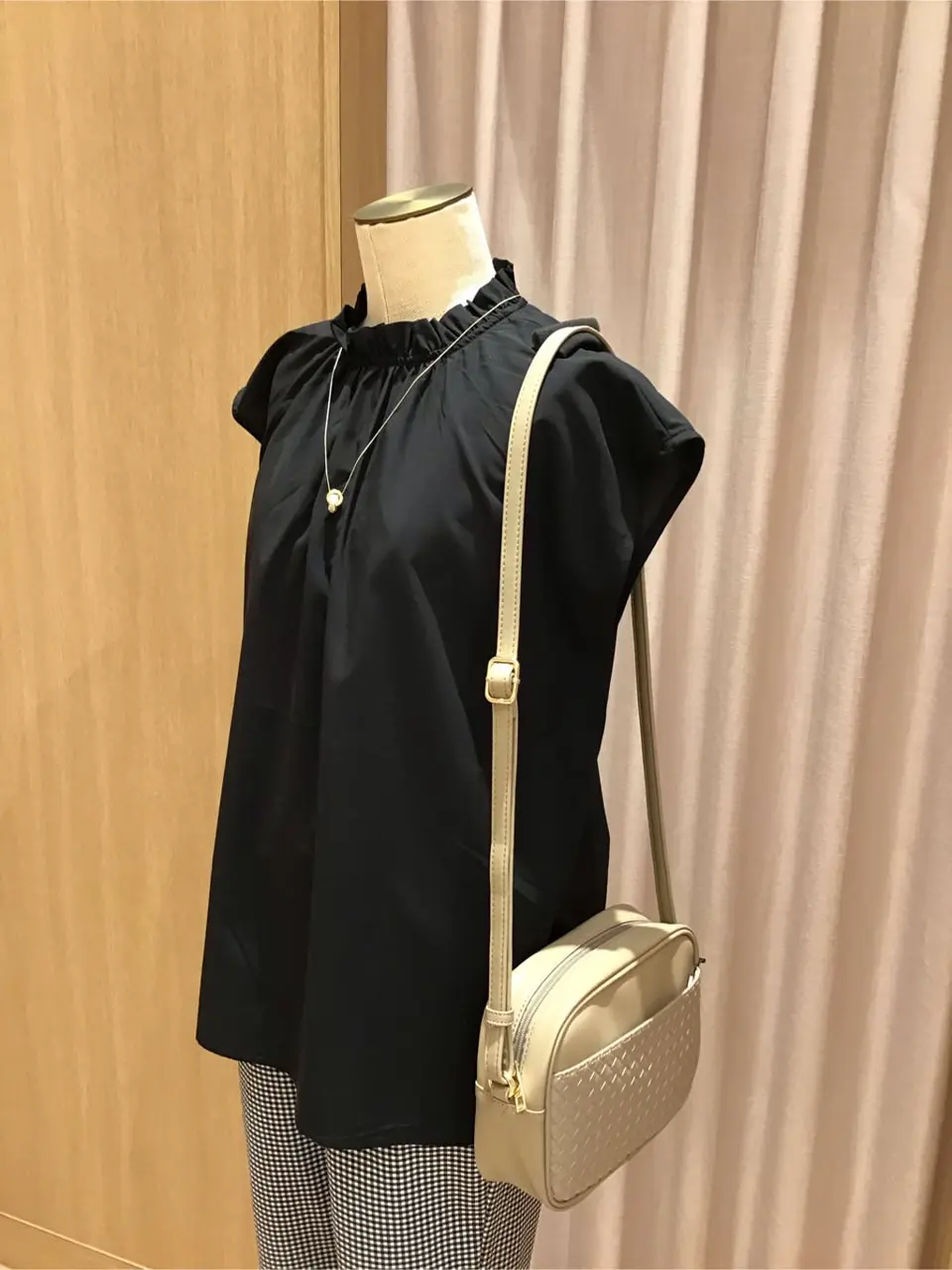 ANY 浅岡 コーディネート画像