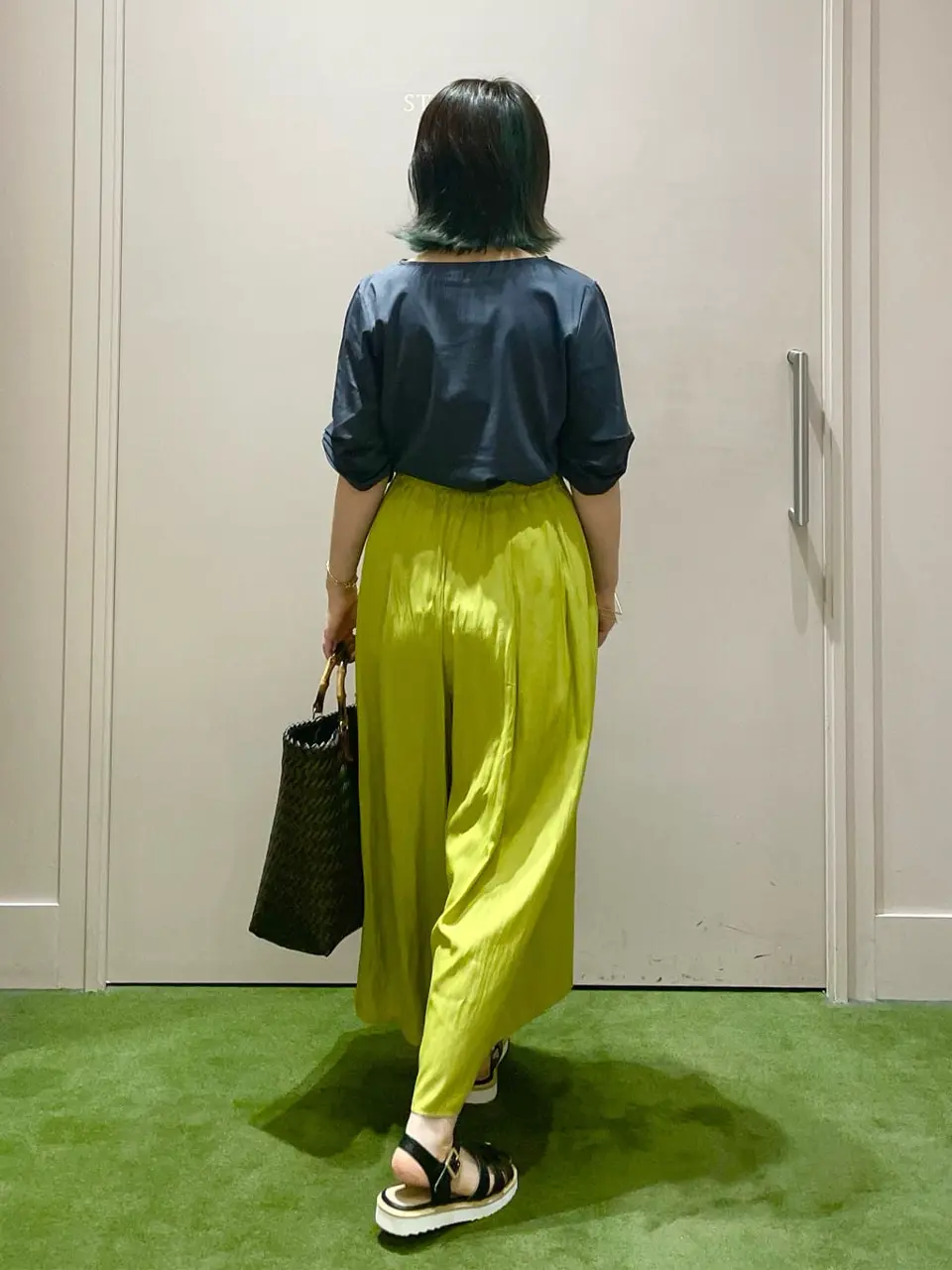 ANY フジコ コーディネート画像