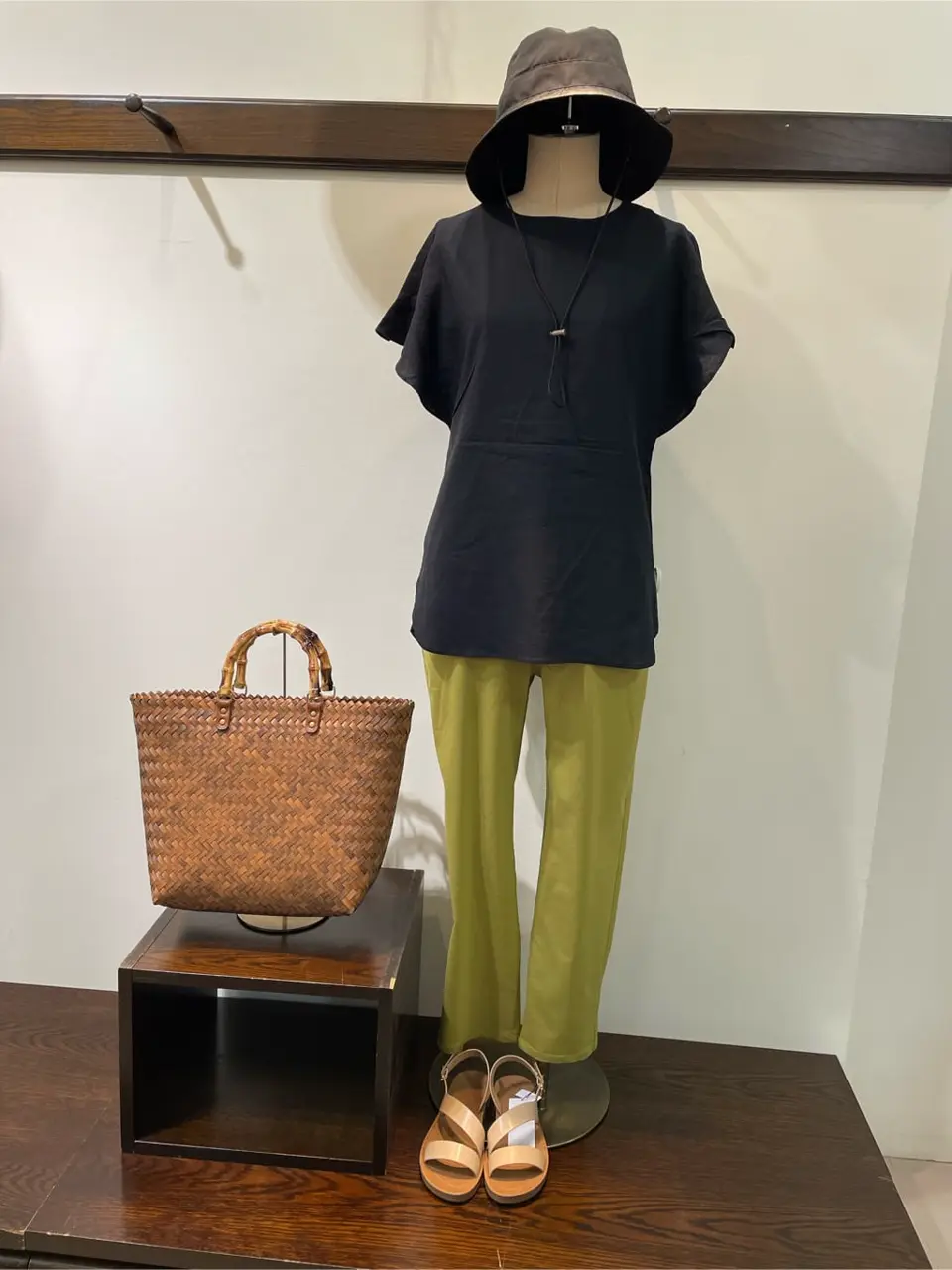  明吉 コーディネート画像