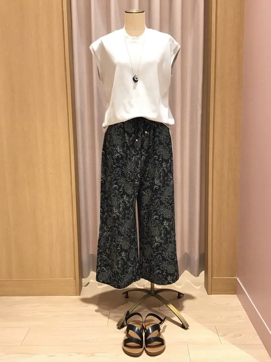 ANY 本吉 コーディネート画像