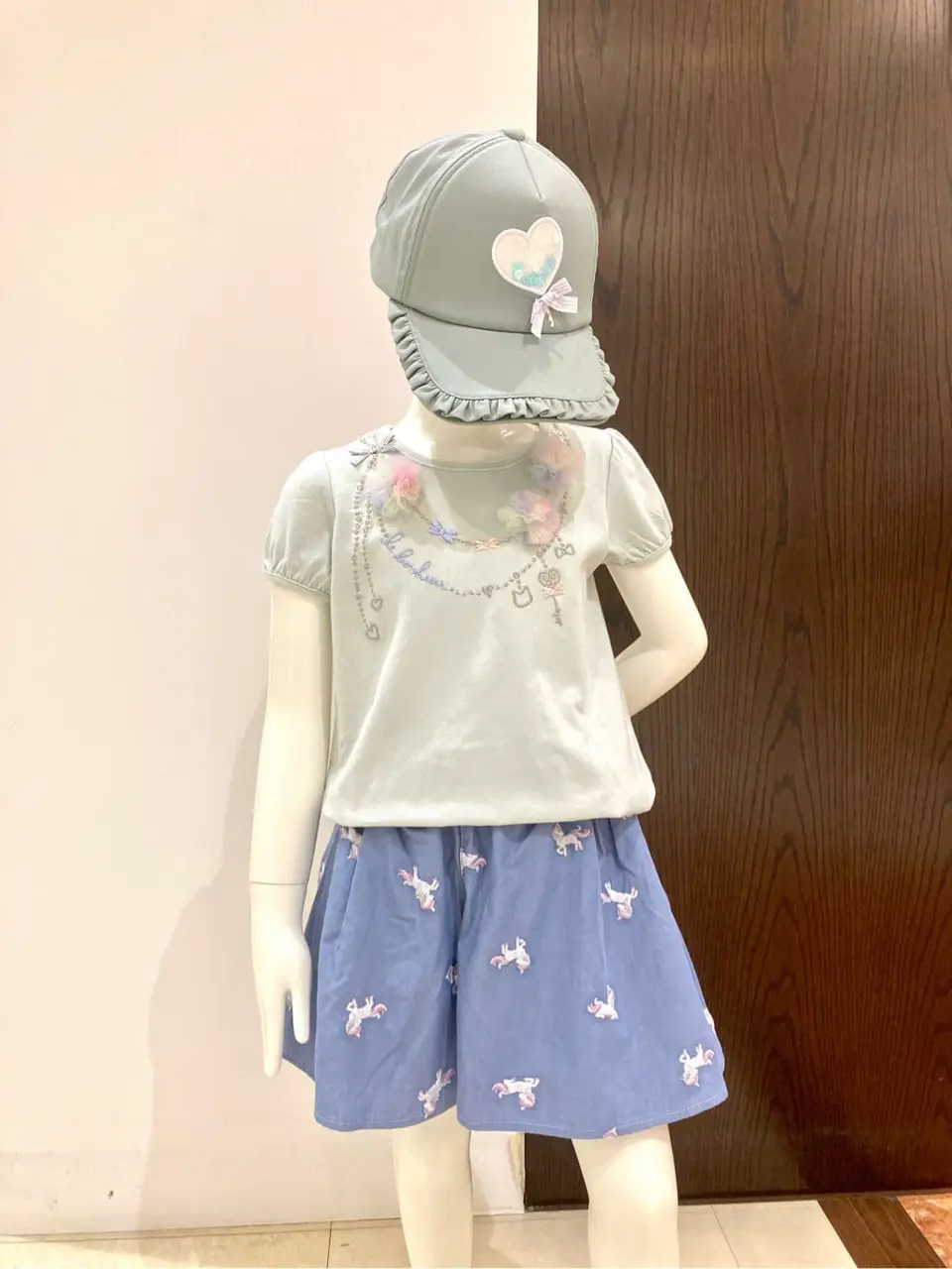 ANY 杉原 コーディネート画像