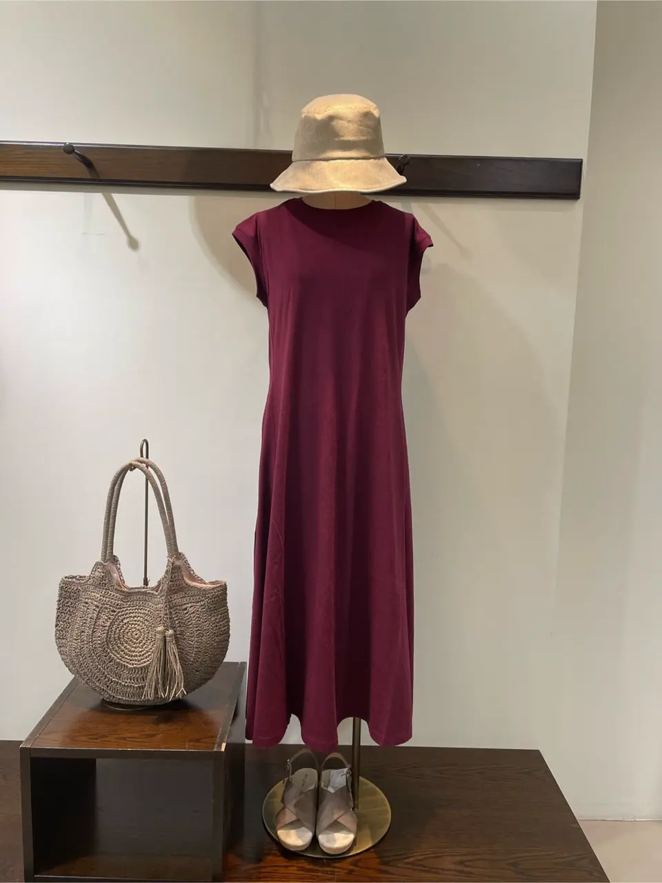 ANY 明吉 コーディネート画像