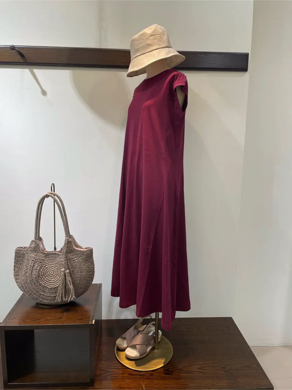 ANY 明吉 コーディネート画像