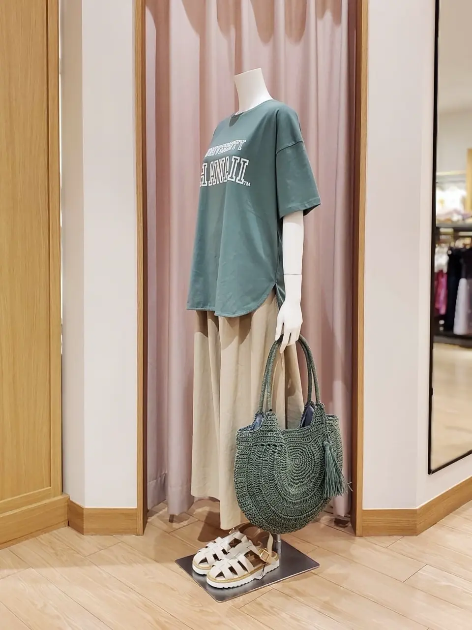 ANY 岩田 コーディネート画像