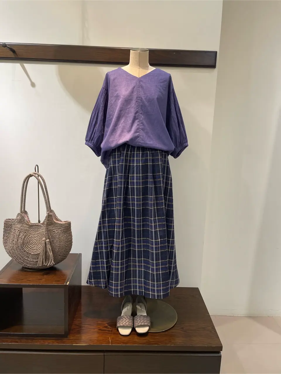 ANY 明吉 コーディネート画像